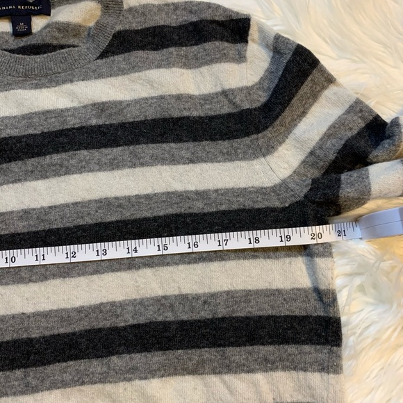 ❤️SOLD Banana Republic wool cashmere sweater - Picture 3 of 7